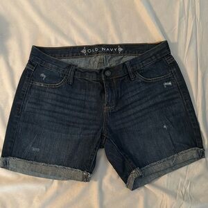 Old Navy Jean Shorts Size 6 Inseam 5 1/2”